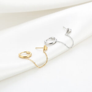 Single oorbel met ketting
